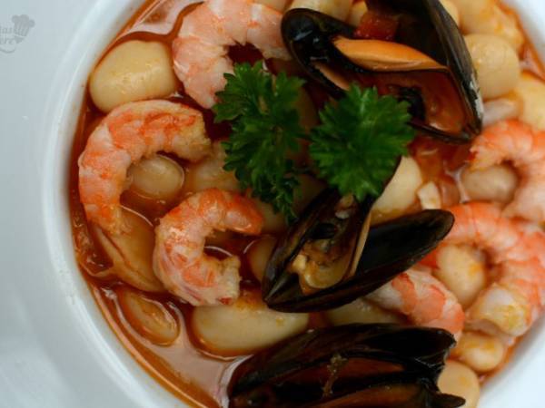 Alubias con langostinos y mejillones - Preparación paso 1