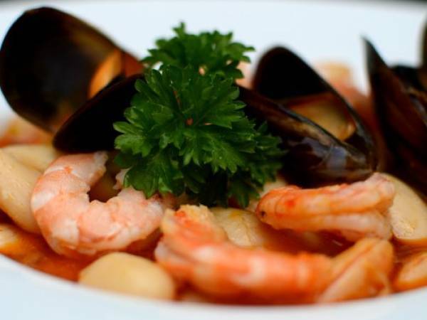 Alubias con langostinos y mejillones - Preparación paso 2