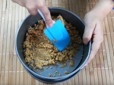 Tarta de KitKat sin horno y grenetina - Preparación paso 1