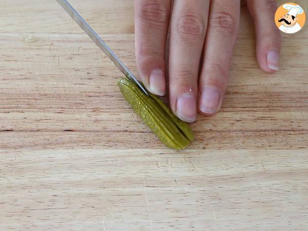 Tostas paté de campaña y pepinillos - Preparación paso 3