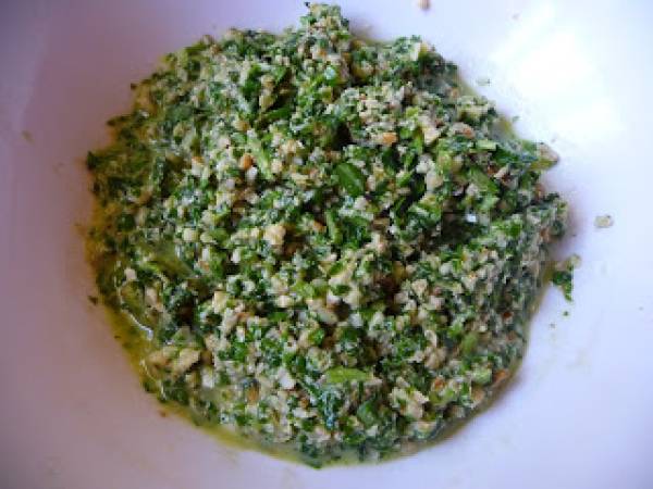 Pasta con salsa de rúcula, albahaca y nueces - Preparación paso 4