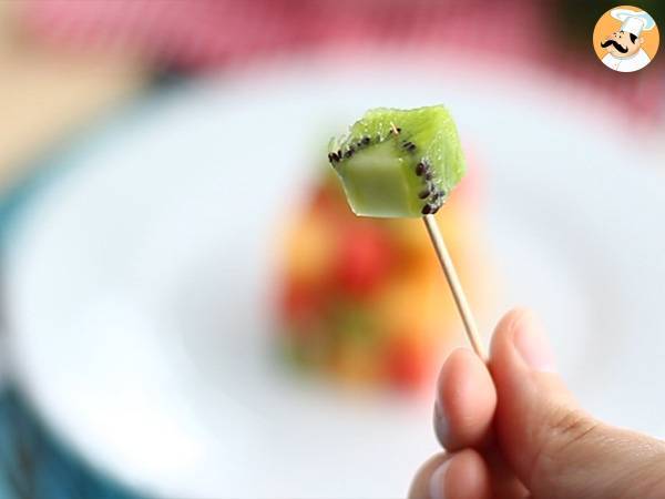 Cubo de rubik de fruta, ensalada de frutas con estilo - Preparación paso 4