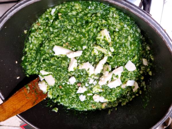 Risotto de espinacas, queso de cabra y lacón ahumado - Preparación paso 10