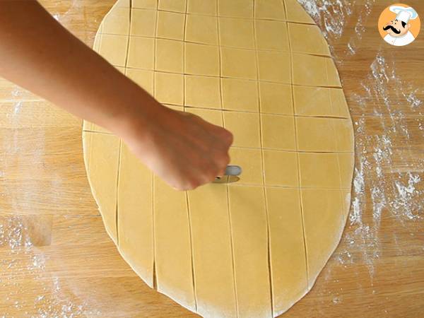 Tortellinis con parmesano, jamón y albahaca - Preparación paso 5