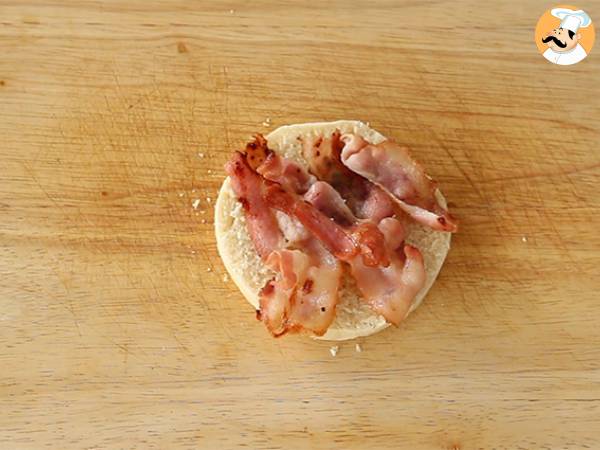 Muffins inglesas con huevo y bacon - Preparación paso 1