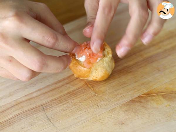 Choux con salmón y queso - Preparación paso 6