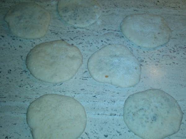 Hotteok, comida callejera coreana, Bollitos de trigo y arroz de azúcar y cacahuetes - Preparación paso 6