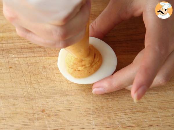 Huevos rellenos al pimentón - Preparación paso 3