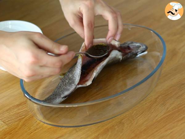Trucha al horno con tomillo y limón - Preparación paso 2