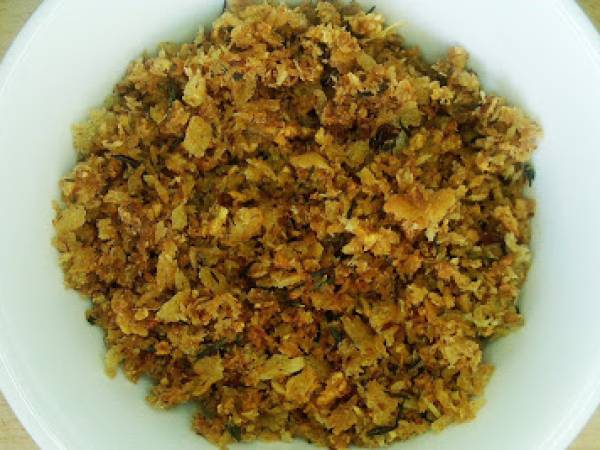 Espaguetis con sardinas y migas de pan - Preparación paso 3