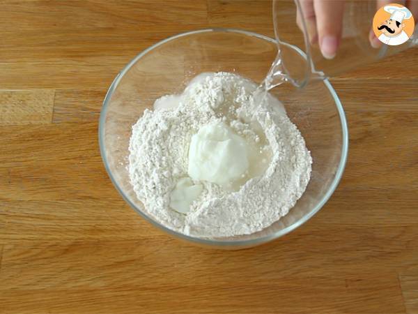 Cheese naans, pan de pita relleno de quesitos - Preparación paso 1