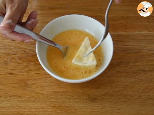 Camembert empanado, cremoso y crujiente - Preparación paso 2