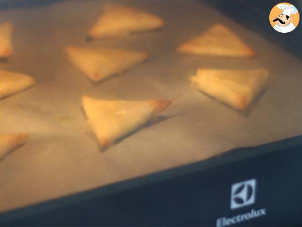 Samosas de queso de cabra y miel - Preparación paso 6