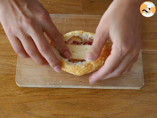 Egg boat de bacon y queso Munster - Preparación paso 3