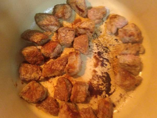 Ternera al aroma de limón {receta griega Mosjári se kókino krasí } - Preparación paso 1