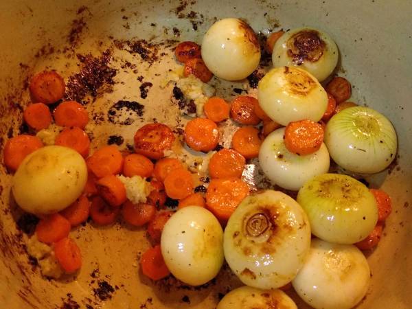 Ternera al aroma de limón {receta griega Mosjári se kókino krasí } - Preparación paso 2