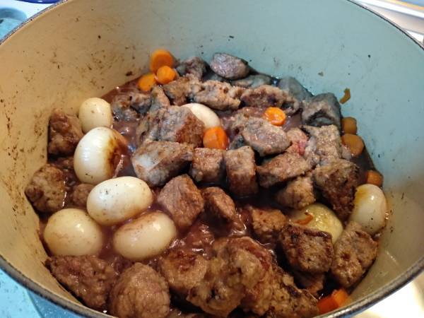 Ternera al aroma de limón {receta griega Mosjári se kókino krasí } - Preparación paso 3