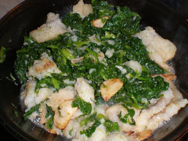 Patatas con espinacas y bacalao (guiso invernal) - Preparación paso 4