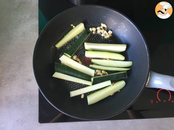 Calabacín al limón con feta - Preparación paso 2