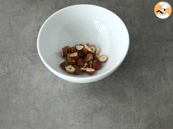 Bombones de chocolate con esponjitas y avellanas - Preparación paso 3