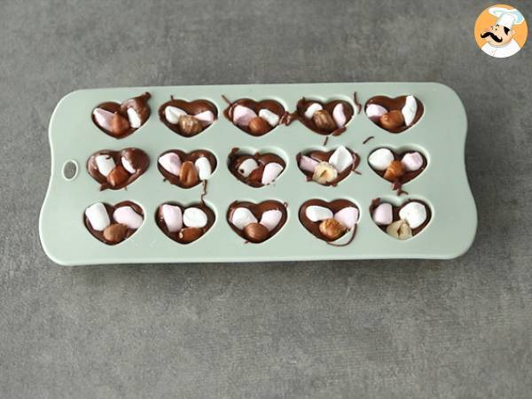 Bombones de chocolate con esponjitas y avellanas - Preparación paso 4