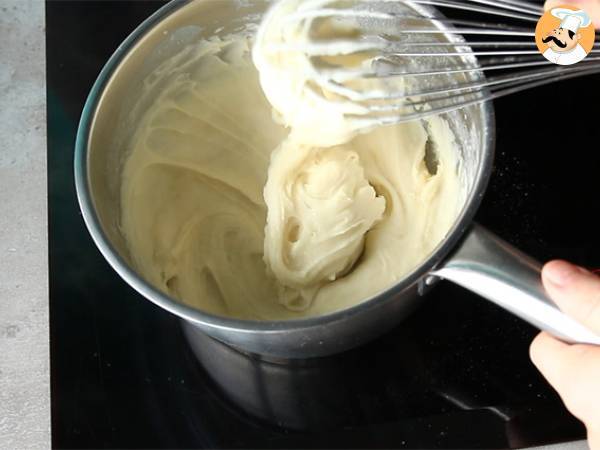 Soufflés de salmón ahumado y eneldo - Preparación paso 1