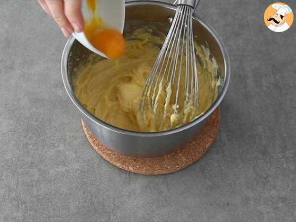 Soufflés de salmón ahumado y eneldo - Preparación paso 2