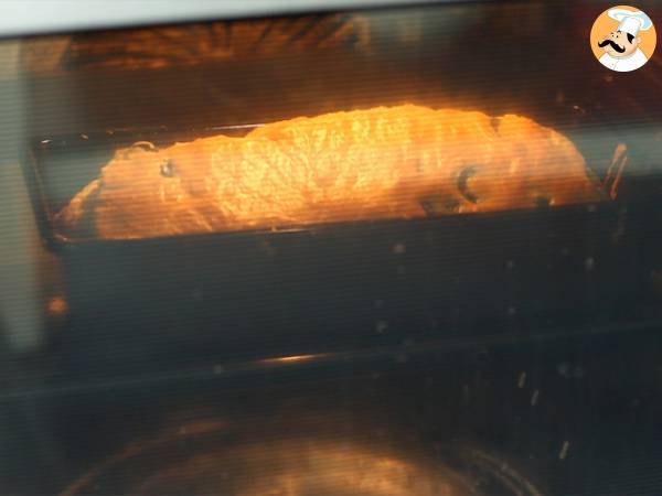 Cake de aceitunas negras y feta - Preparación paso 3