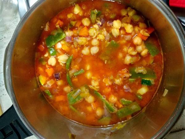 Guiso de garbanzos con verduras - Preparación paso 7