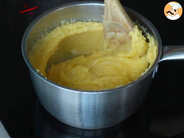 Salchichas en salsa con polenta - Preparación paso 4