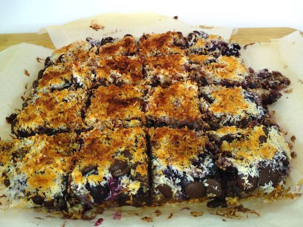 Barritas de arándanos, coco y chocolate {receta vegana, paleo y sin azúcar refinada} - Preparación paso 10