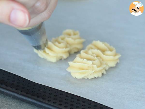 Galletas spritz con chocolate (pastas de té) - Preparación paso 3
