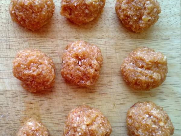 Bocadillo de albóndigas de pollo con salsa búffalo - Preparación paso 3