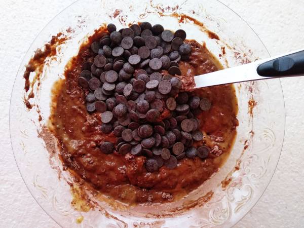Bizcocho de chocolate, calabacín y plátano - Preparación paso 6