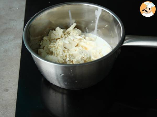 Crema de coliflor y coco con salmón - Preparación paso 1