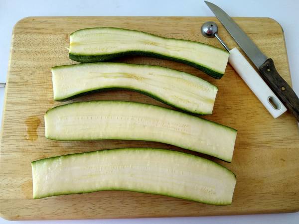 Calabacines rellenos de pollo, estilo lasaña {bajo en carbohidratos} - Preparación paso 1