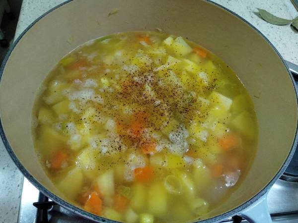 Sopa alemana de patata {Kartoffelsuppe} - Preparación paso 3