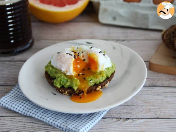 Tostas de aguacate y huevo escalfado - Preparación paso 4