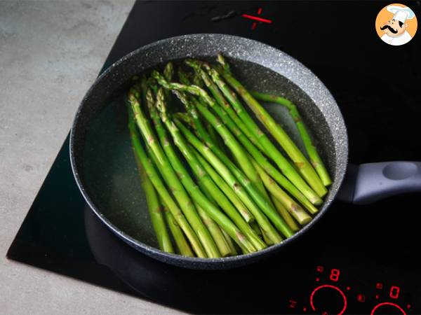 Espárragos con salsa muselina - Preparación paso 2