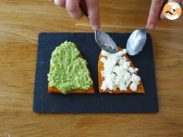 Tostas de batata con aguacate y feta - Preparación paso 3