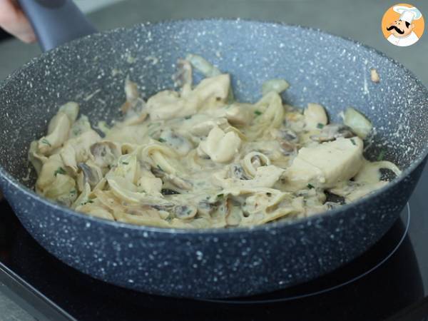 Pollo con champiñones en salsa - Preparación paso 3