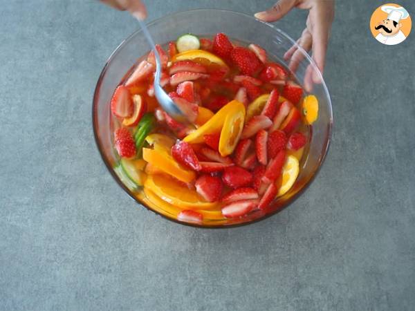 Sangría blanca (con vino blanco) - Preparación paso 4