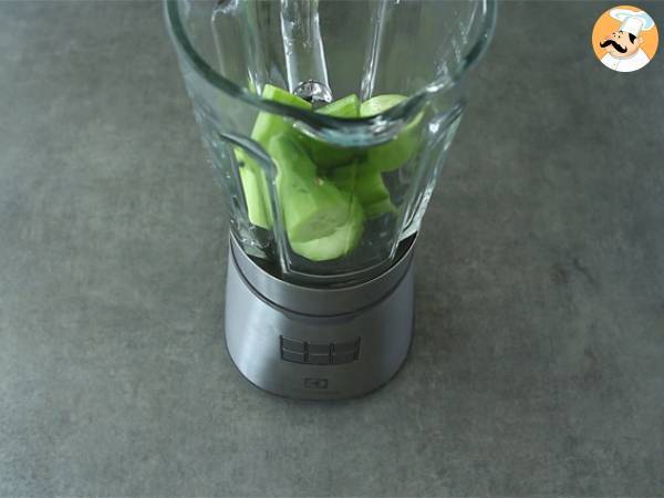 Sopa fría de pepino y menta - Preparación paso 1