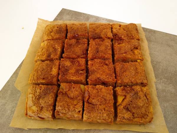 Bizcocho vegano de manzana con cobertura de natillas veganas - Preparación paso 7