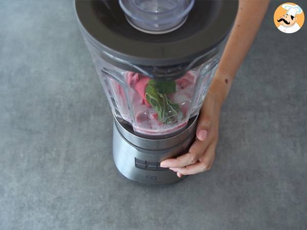 Batido vegano de frambuesa y menta - Preparación paso 2