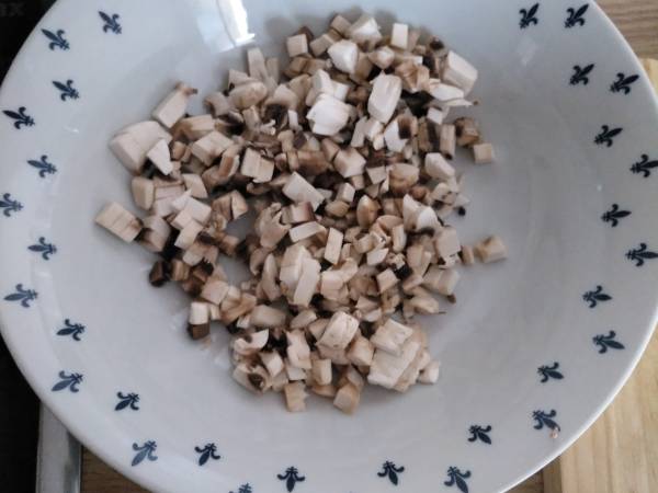 Espaguetis con salsa carbonara de aguacate - Preparación paso 4