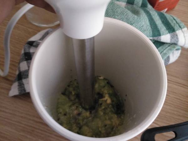 Espaguetis con salsa carbonara de aguacate - Preparación paso 8