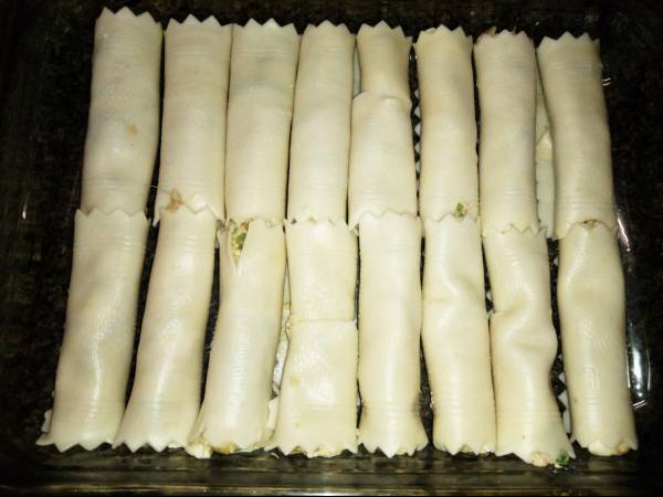 Canelones fríos de atún con aliño de tomate - Preparación paso 5