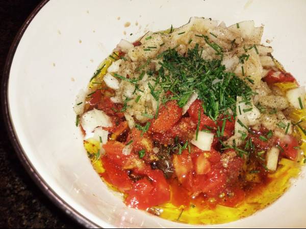 Canelones fríos de atún con aliño de tomate - Preparación paso 3