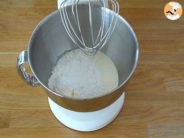 Charlota de peras y almendras tostadas - Preparación paso 2